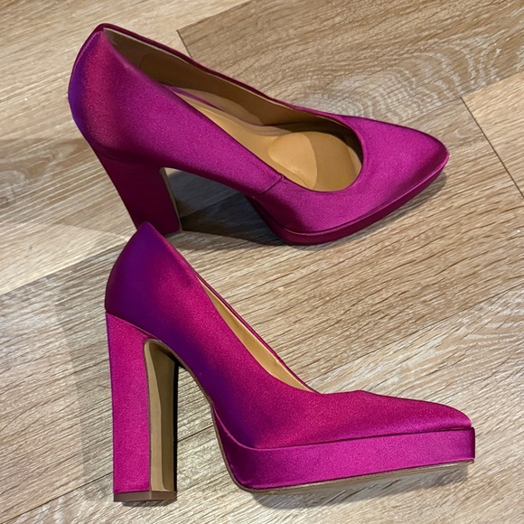 Jessica Simpson Vibrant Pink Heels - Picture 1 of 3